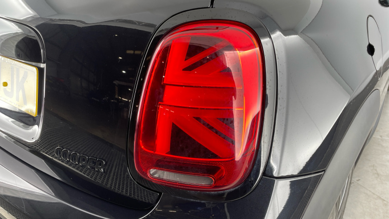 MINI Hatchback 1.5 Cooper Sport Premium Plus 3dr Auto Petrol Hatchback